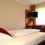 Straubs Schoene Aussicht Otel 3*