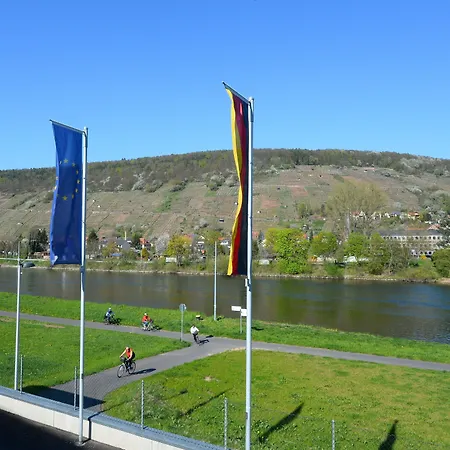 Straubs Schoene Aussicht Otel Klingenberg am Main