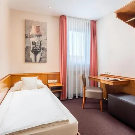Straubs Schoene Aussicht Otel Klingenberg am Main